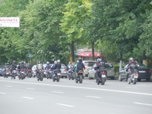 Paradă moto pe străzile Constanţei
